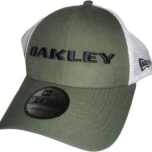 NWT Oakley Men's Green & White Heather New Era Adjustable Back Cap Hat